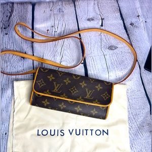 🔆SOLD🔆Authentic Louis Vuitton Twin Pochette